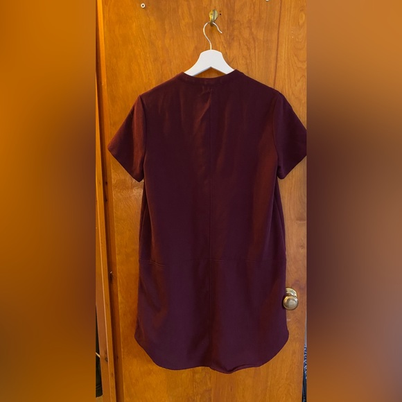 Nordstrom Lush V Neck Crepe Shift Dress - Picture 2 of 6